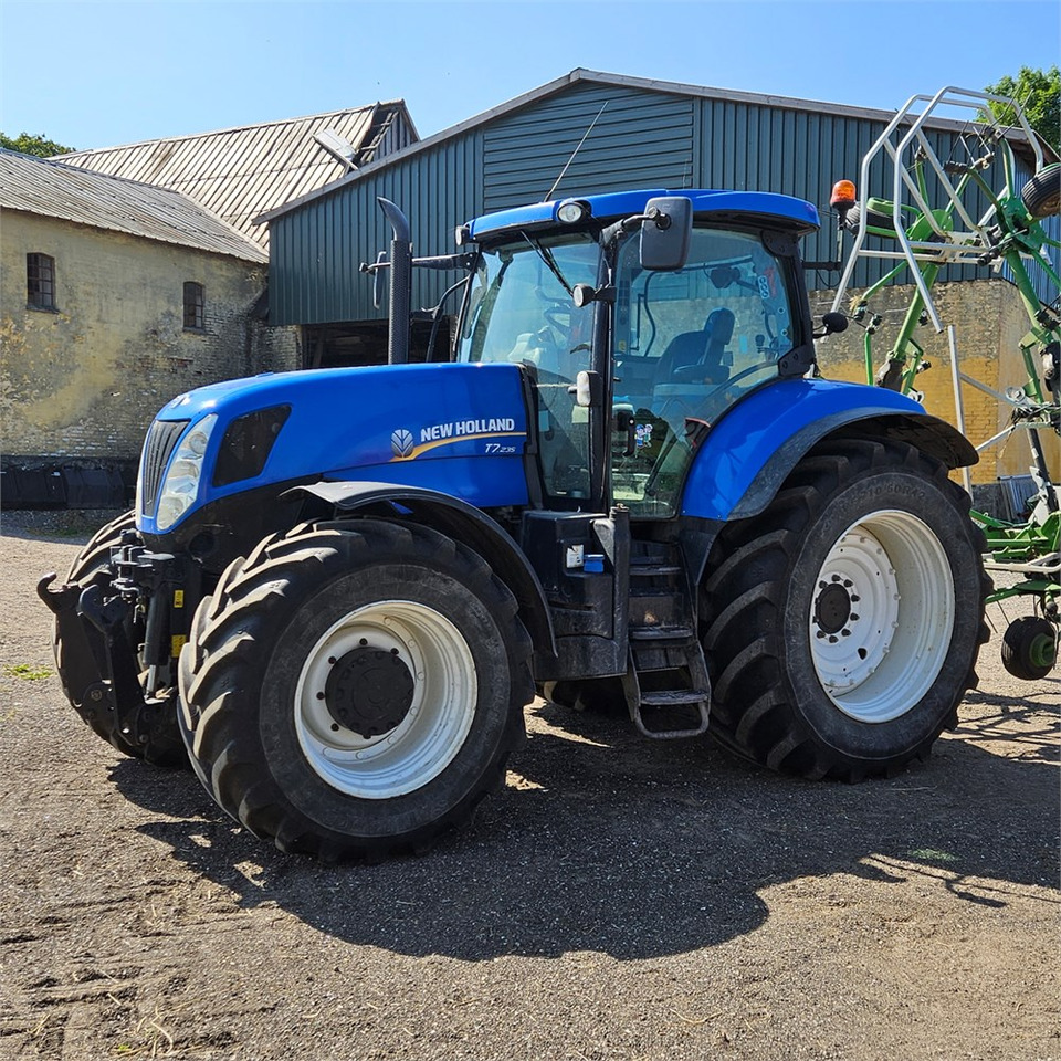 New Holland T7.235 Power Command - 拖拉机:图5 New Holland T7.235 Power Command - 拖拉机:图5
