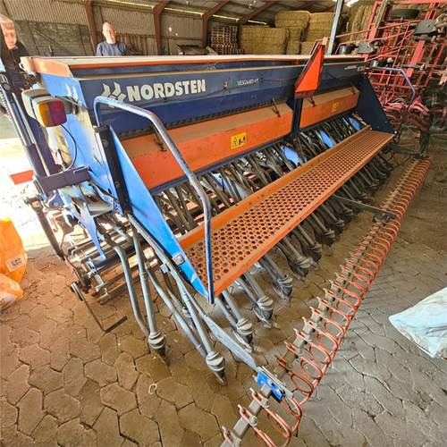 Nordsten NS 3040 - 播种设备:图1 Nordsten NS 3040 - 播种设备:图1