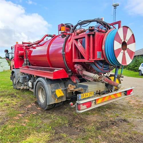 Scania P250 - 真空车:图1 Scania P250 - 真空车:图1