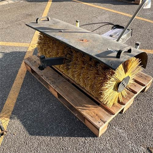 Stiga PA 501 Sweeper - 园林割草机:图3 Stiga PA 501 Sweeper - 园林割草机:图3