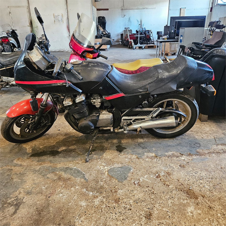 Suzuki GR72A - 摩托车:图3 Suzuki GR72A - 摩托车:图3