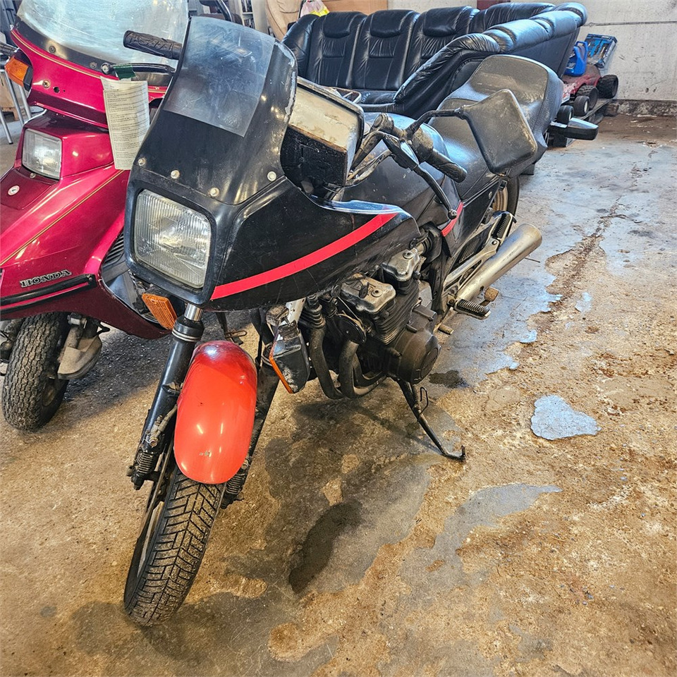 Suzuki GR72A - 摩托车:图1 Suzuki GR72A - 摩托车:图1