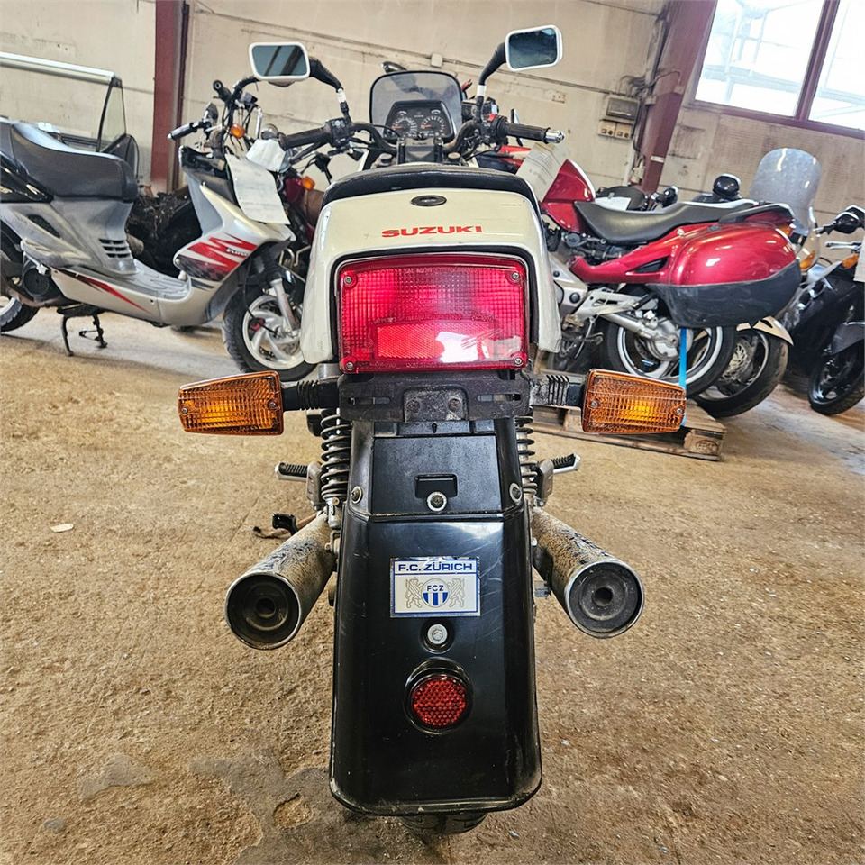 Suzuki GSX 1100 ES - 摩托车:图4 Suzuki GSX 1100 ES - 摩托车:图4