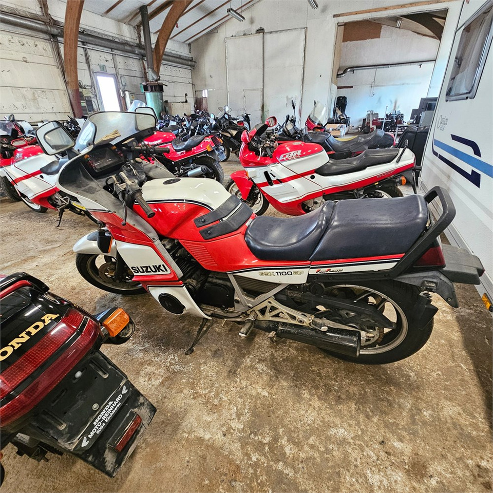 Suzuki GSX1100EF - 摩托车:图5 Suzuki GSX1100EF - 摩托车:图5