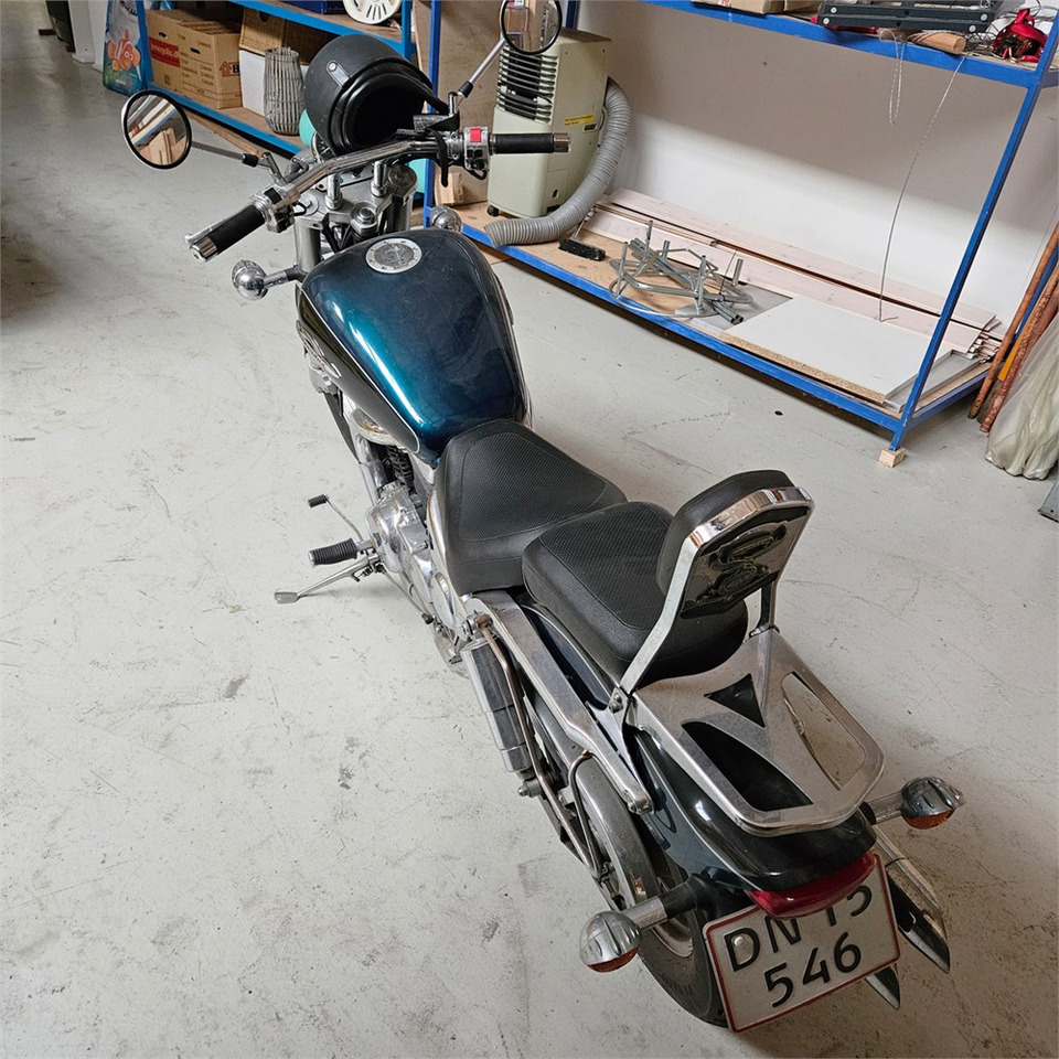 Suzuki Marauder VZ 800 - 摩托车:图3 Suzuki Marauder VZ 800 - 摩托车:图3