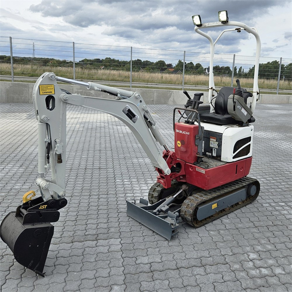 Takeuchi TB210 R - 小型挖掘机:图2 Takeuchi TB210 R - 小型挖掘机:图2