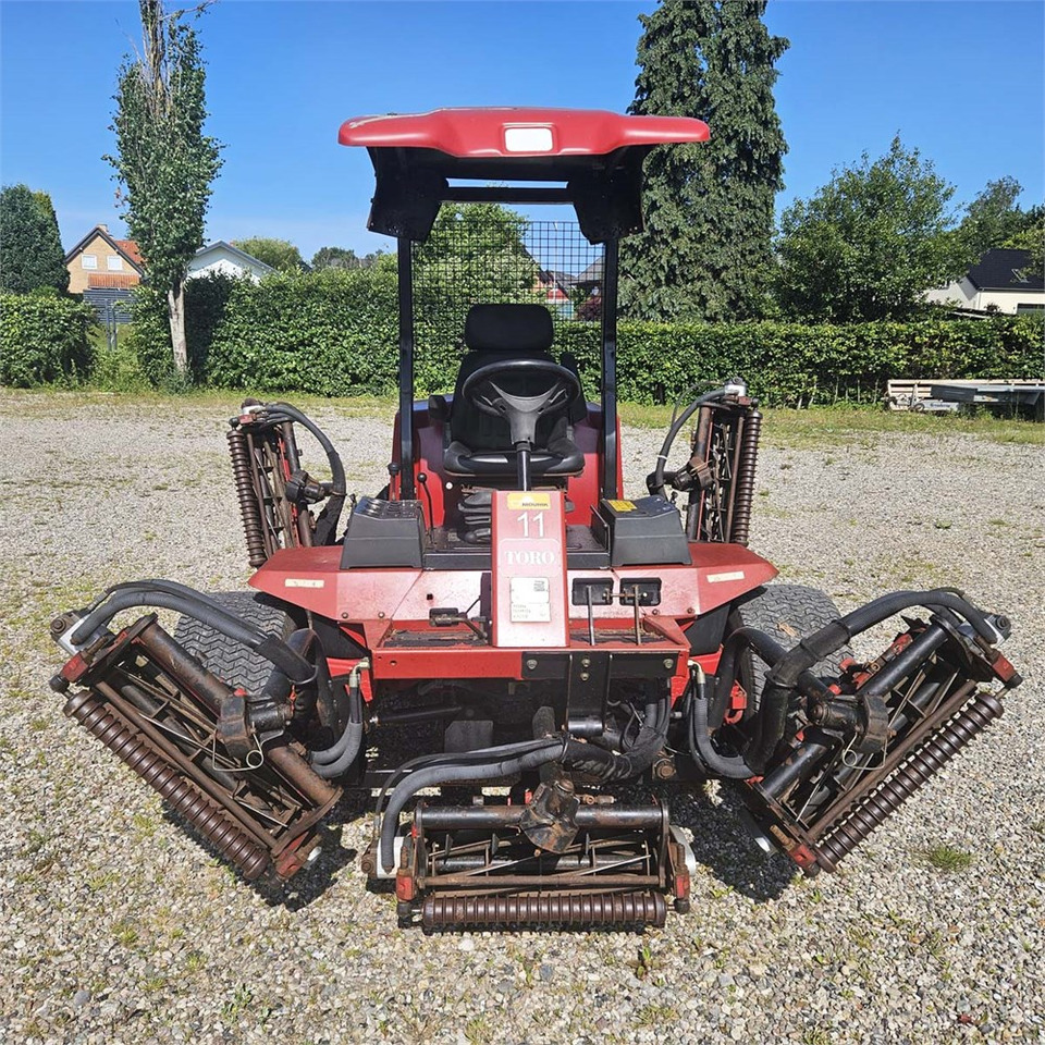 Toro Reelmaster 6700-D - 园林割草机:图2 Toro Reelmaster 6700-D - 园林割草机:图2