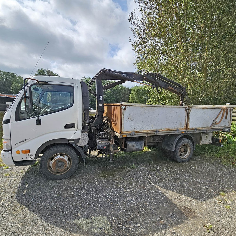 Toyota Dyna 200 - 栏板式/ 平板卡车:图1 Toyota Dyna 200 - 栏板式/ 平板卡车:图1