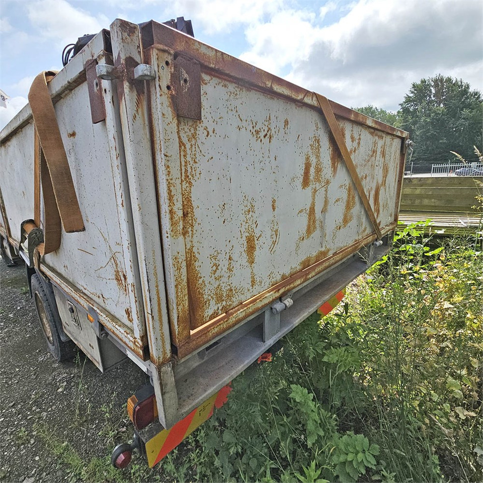 Toyota Dyna 200 - 栏板式/ 平板卡车:图5 Toyota Dyna 200 - 栏板式/ 平板卡车:图5