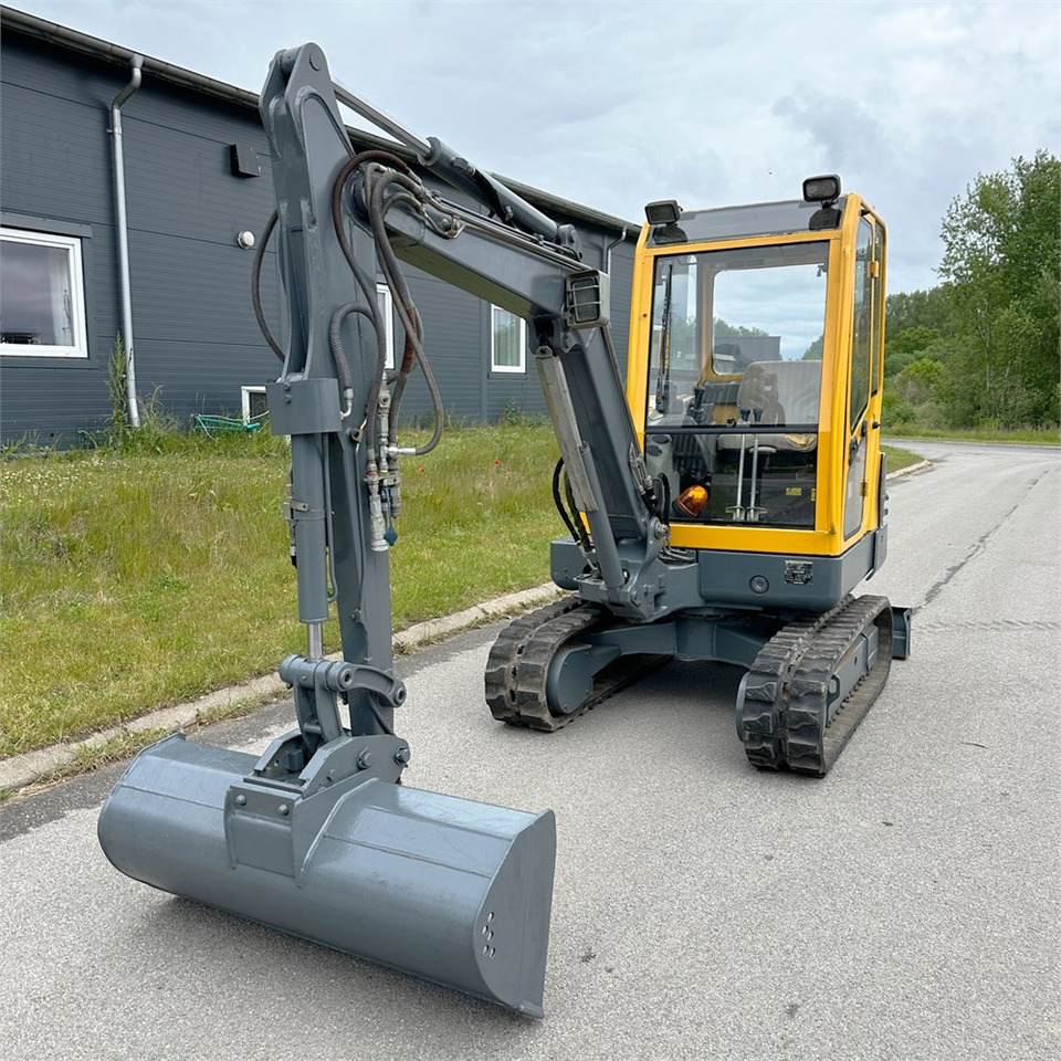 Volvo EC25 (281) - 小型挖掘机:图4 Volvo EC25 (281) - 小型挖掘机:图4