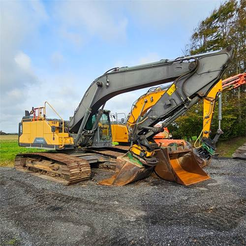 Volvo EC300 EL - 履带式挖掘机:图1 Volvo EC300 EL - 履带式挖掘机:图1