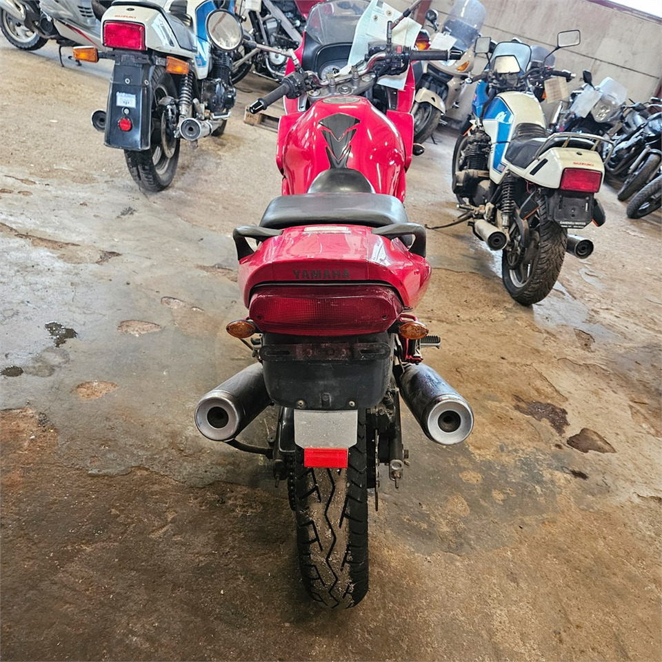 Yamaha XJ600 Diversion - 摩托车:图4 Yamaha XJ600 Diversion - 摩托车:图4