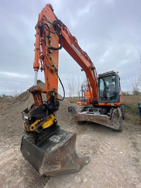 Doosan DX 160W-3 - 轮式挖掘机:图4 Doosan DX 160W-3 - 轮式挖掘机:图4