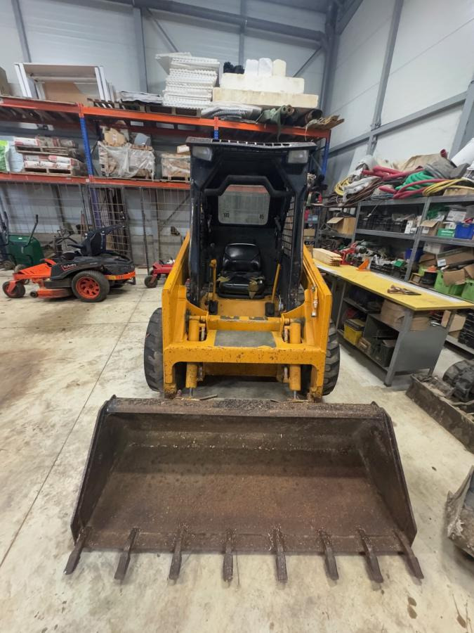 Hyundai HSL 610 - 滑移装载机:图2 Hyundai HSL 610 - 滑移装载机:图2