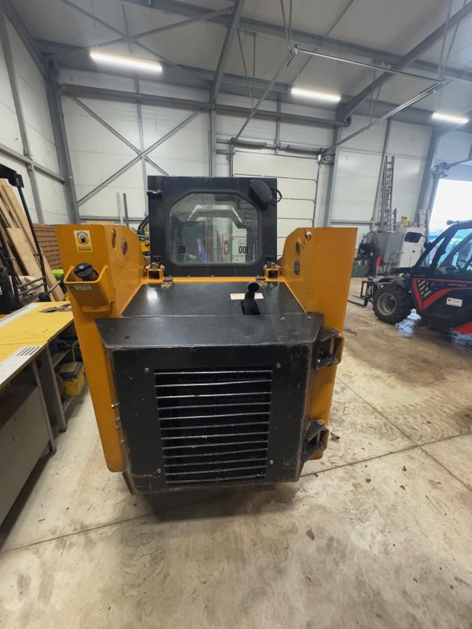 Hyundai HSL 610 - 滑移装载机:图3 Hyundai HSL 610 - 滑移装载机:图3