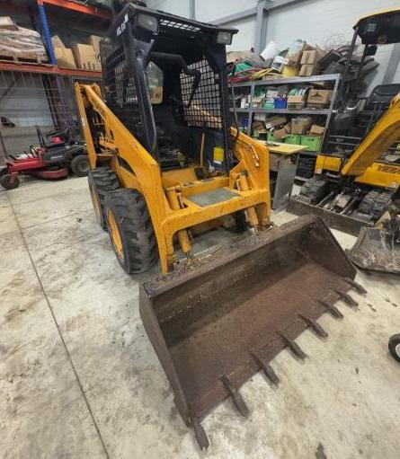 Hyundai HSL 610 - 滑移装载机:图1 Hyundai HSL 610 - 滑移装载机:图1