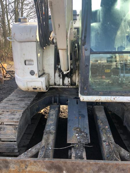 Kobelco SK 75SR-3E - 小型挖掘机:图4 Kobelco SK 75SR-3E - 小型挖掘机:图4