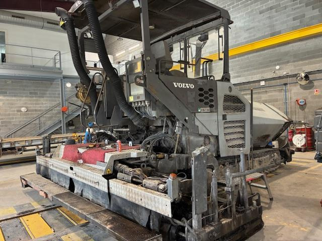 Volvo P6820C - 沥青铺路机:图3 Volvo P6820C - 沥青铺路机:图3