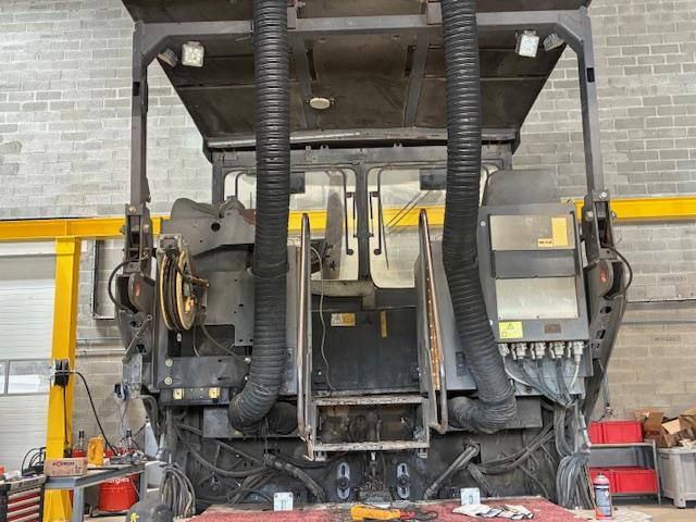 Volvo P6820C - 沥青铺路机:图5 Volvo P6820C - 沥青铺路机:图5