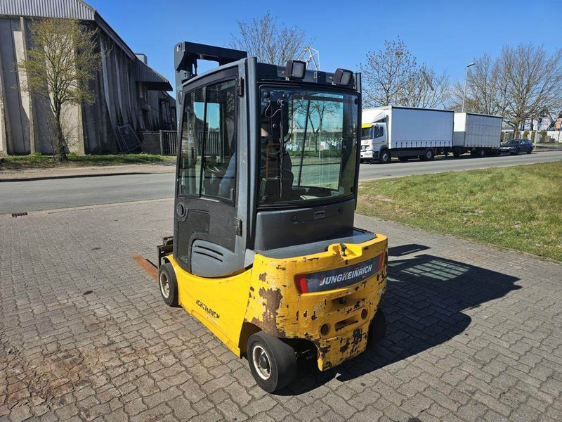 Jungheinrich EFG320 - 电动叉车:图5 Jungheinrich EFG320 - 电动叉车:图5