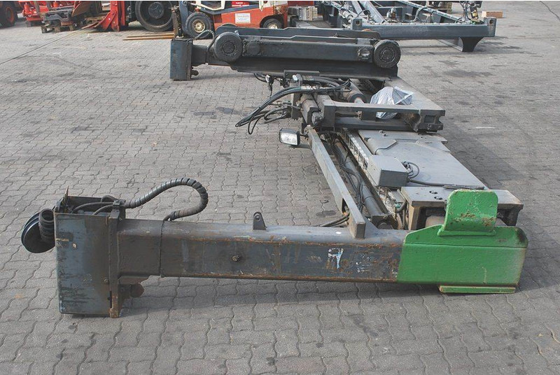 Kalmar 20-40 feet Sidespreader - 材料装卸设备:图2 Kalmar 20-40 feet Sidespreader - 材料装卸设备:图2