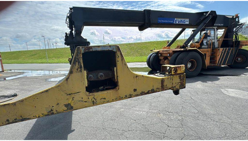 Valmet Kalmar RSD4118-4TL - 前移式堆垛机:图3 Valmet Kalmar RSD4118-4TL - 前移式堆垛机:图3
