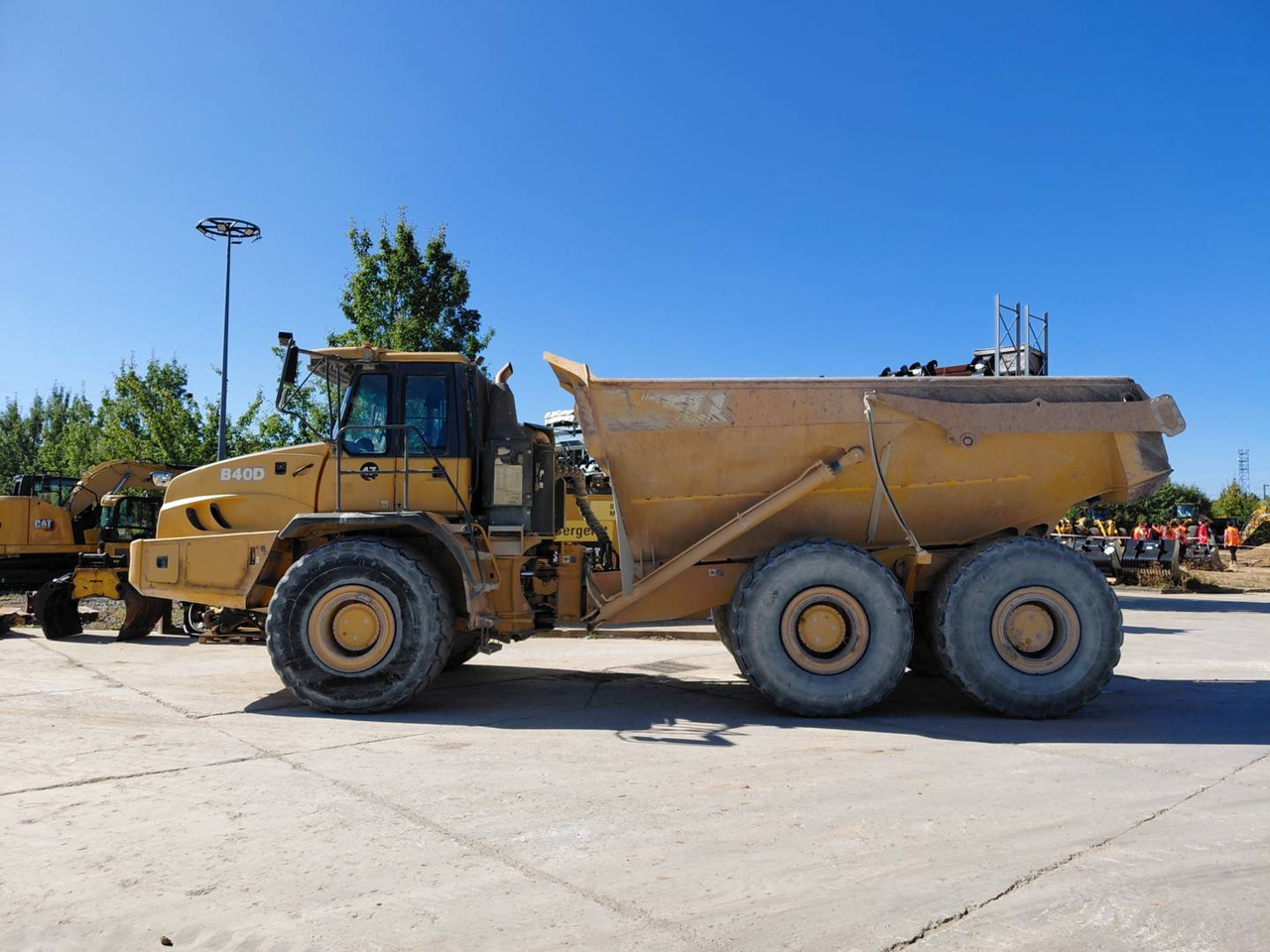 BELL EQUIPMENT NORTH AMERICA, INC. B40D - 铰接式自卸车:图1 BELL EQUIPMENT NORTH AMERICA, INC. B40D - 铰接式自卸车:图1