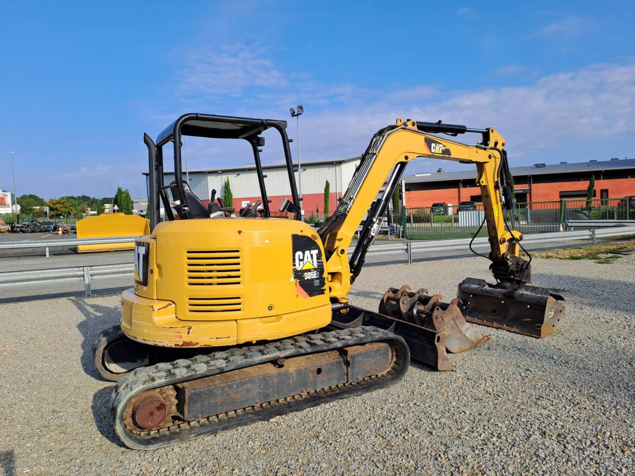 CAT 305E2 - 履带式挖掘机:图3 CAT 305E2 - 履带式挖掘机:图3