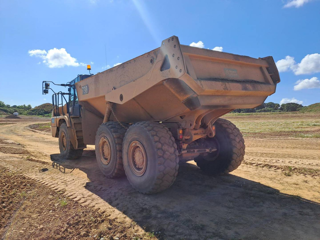 CAT 730 - 铰接式自卸车:图4 CAT 730 - 铰接式自卸车:图4