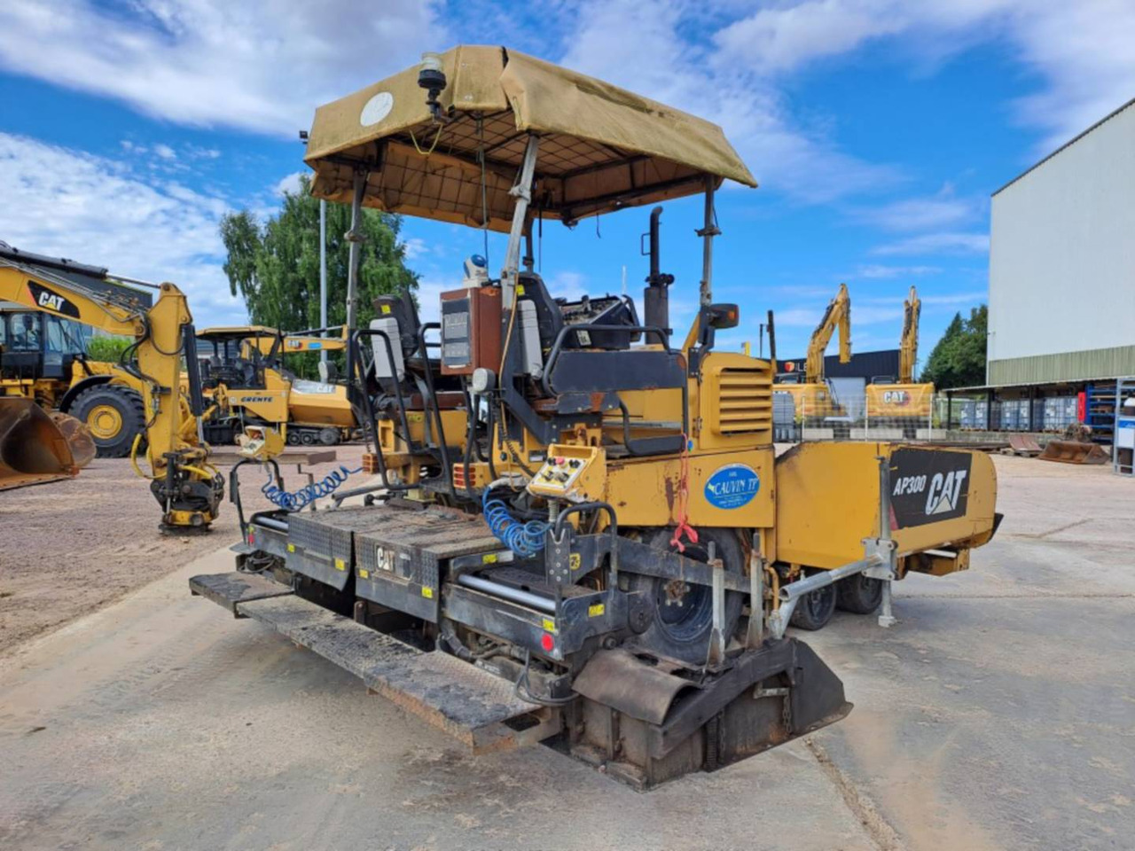 CAT AP300 - 沥青铺路机:图4 CAT AP300 - 沥青铺路机:图4