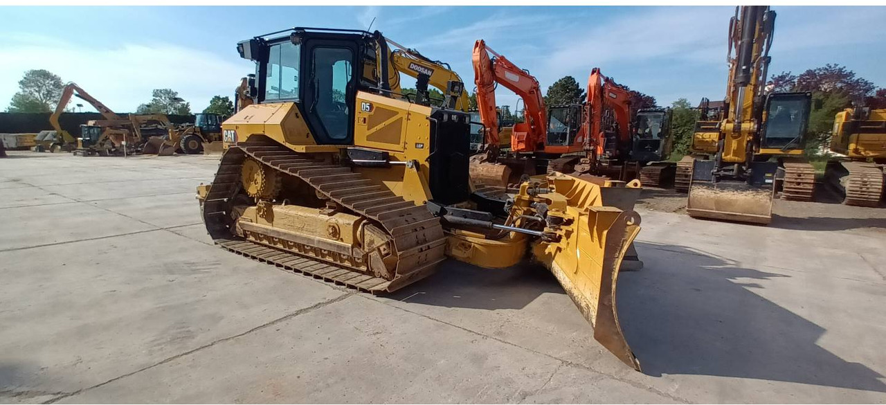 CAT D5 - 推土机:图2 CAT D5 - 推土机:图2