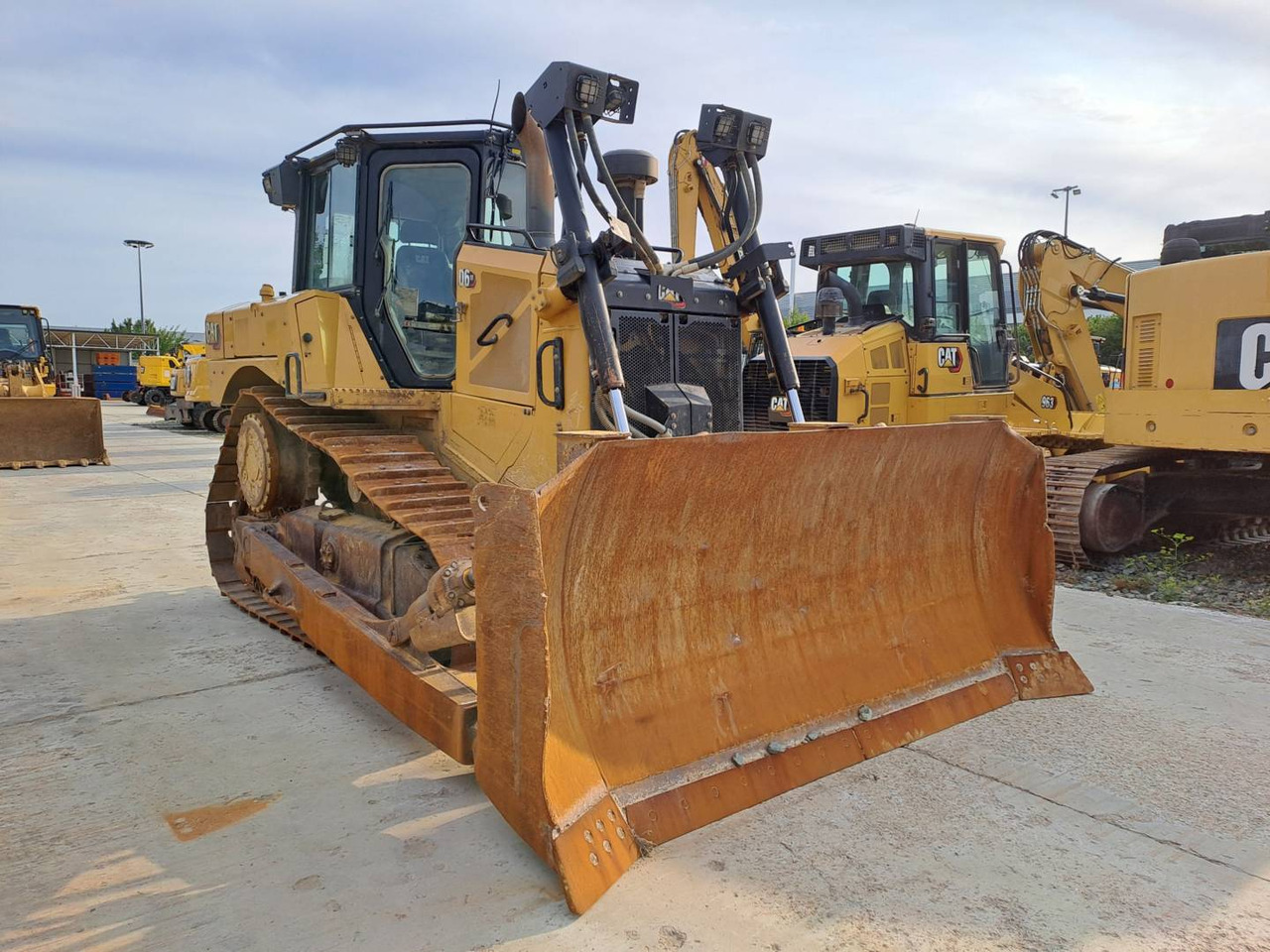 CAT D6 XE - 推土机:图2 CAT D6 XE - 推土机:图2
