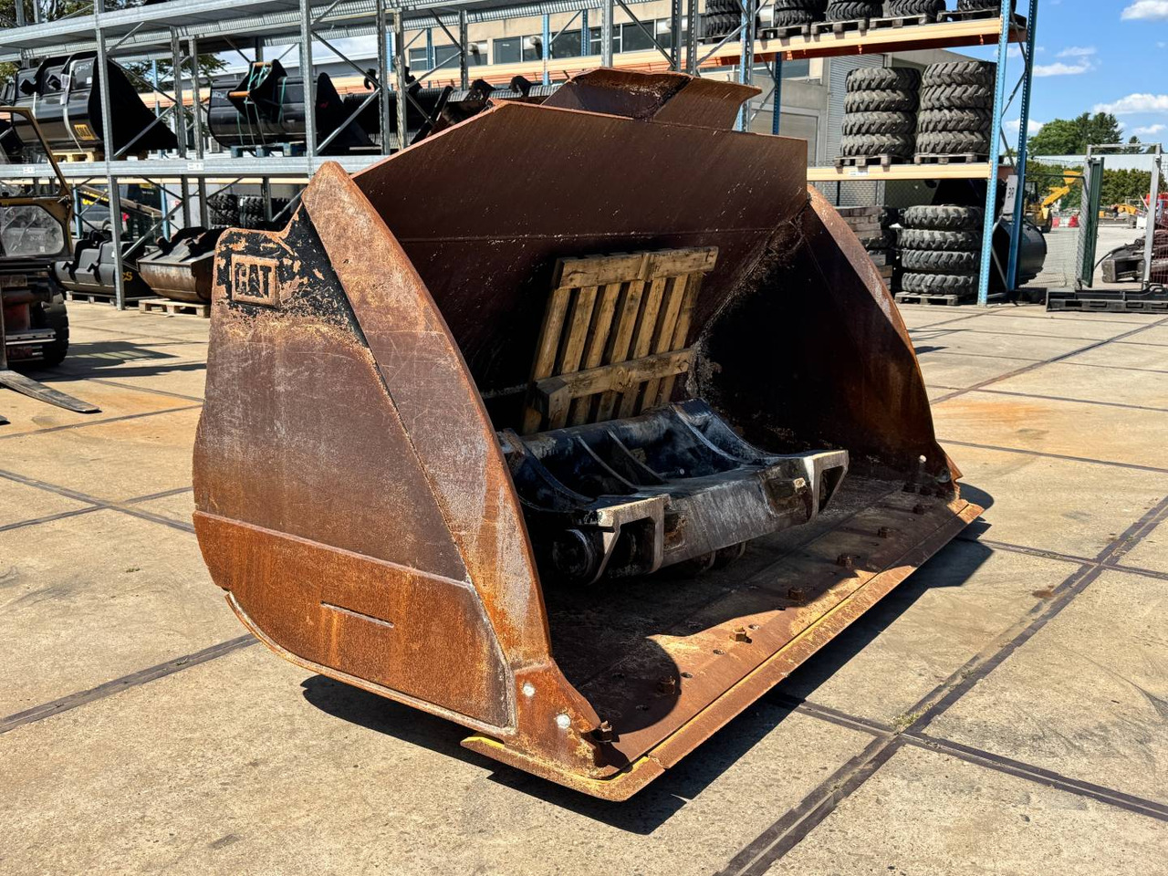 CAT GP BUCKET/ 4.6M3 / WITH FUSION QUICK COUPLER - 铲斗:图2 CAT GP BUCKET/ 4.6M3 / WITH FUSION QUICK COUPLER - 铲斗:图2