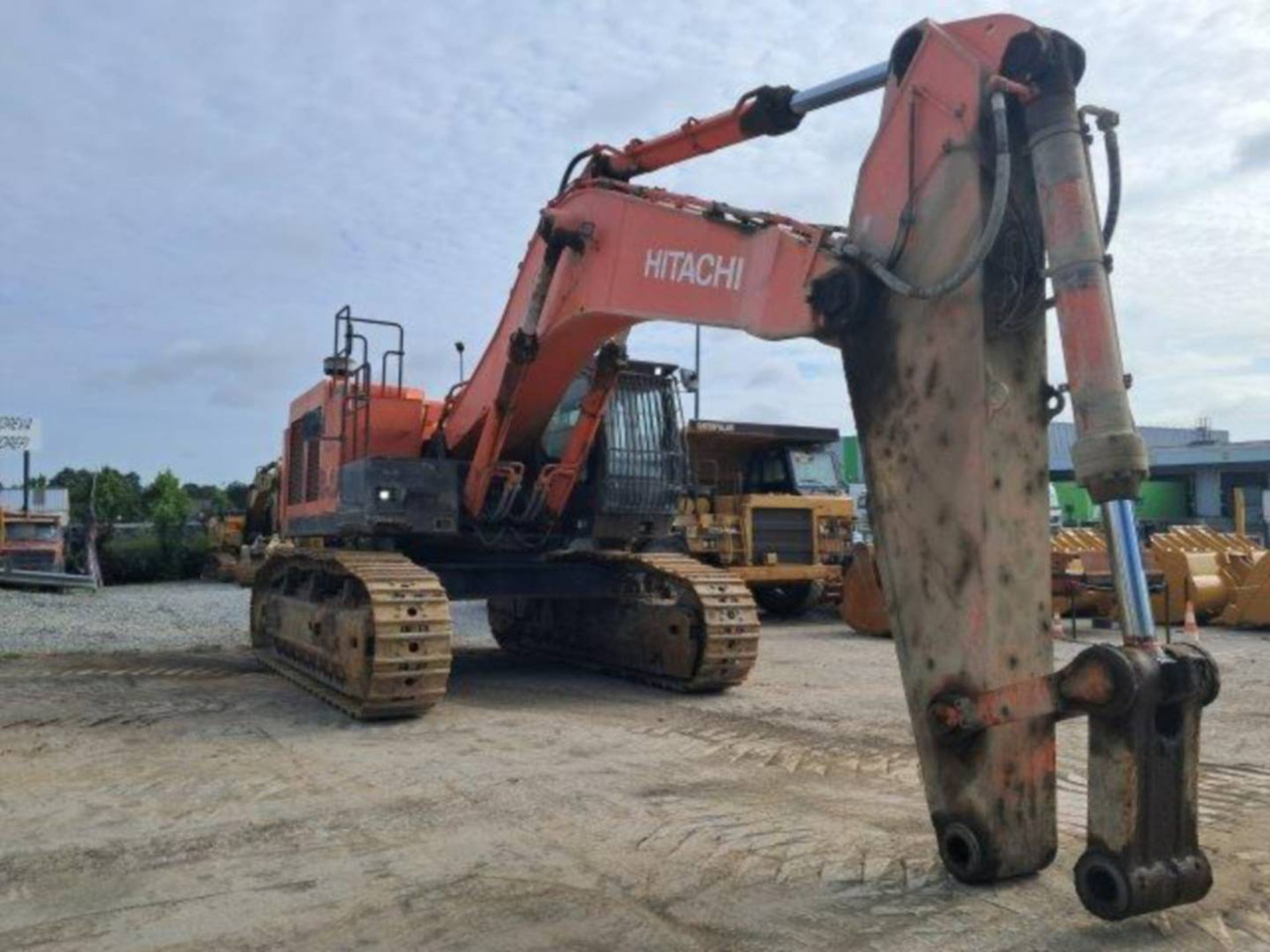 HITACHI ZX 670 45 - 履带式挖掘机:图2 HITACHI ZX 670 45 - 履带式挖掘机:图2