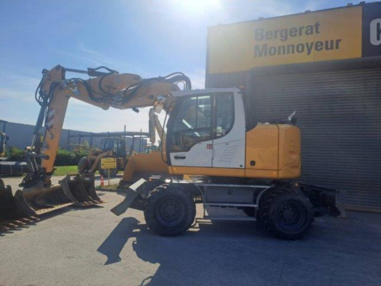 LIEBHERR A913 - 轮式挖掘机:图4 LIEBHERR A913 - 轮式挖掘机:图4