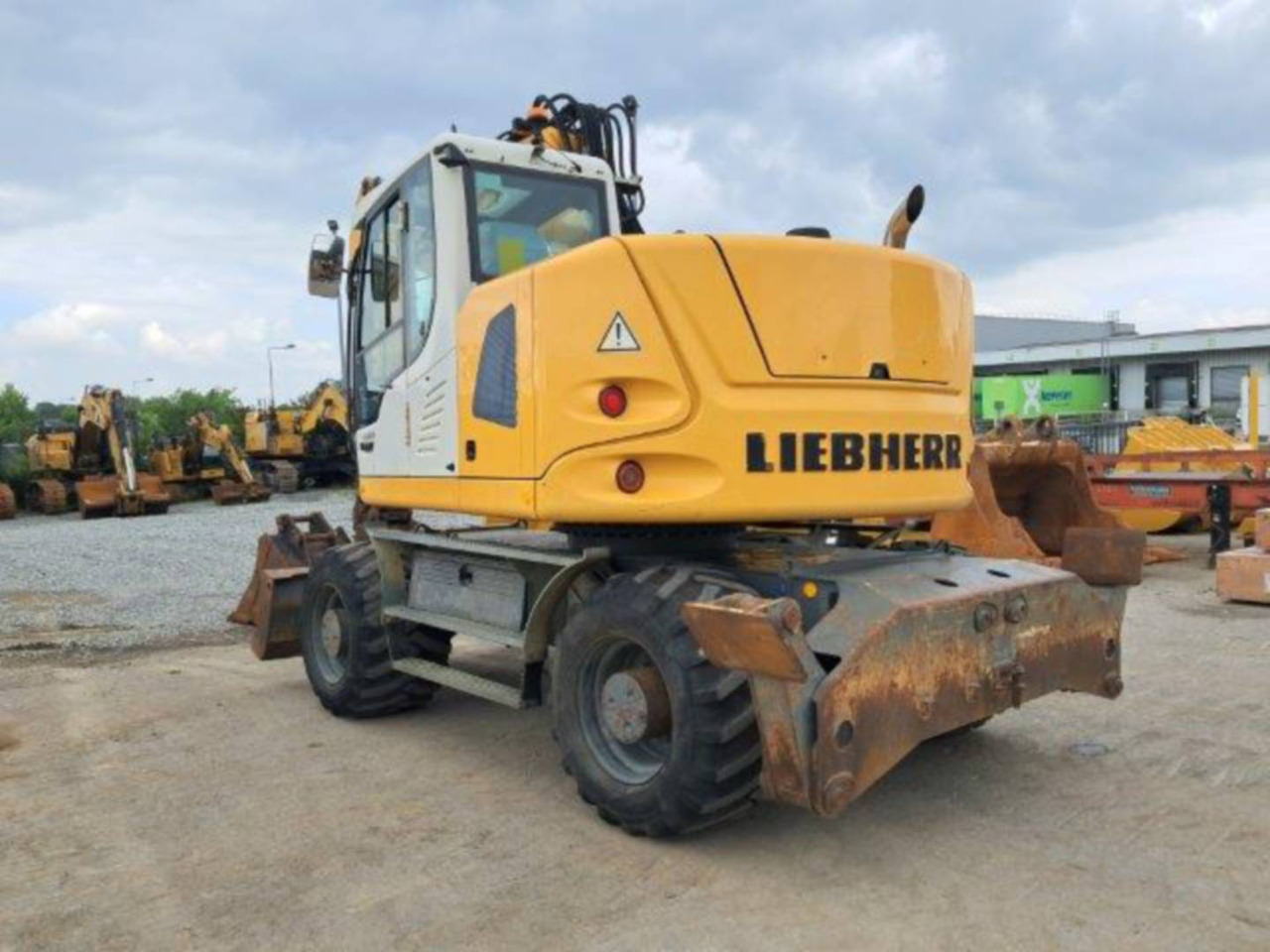 LIEBHERR A914 - 轮式挖掘机:图1 LIEBHERR A914 - 轮式挖掘机:图1