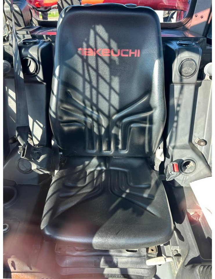 TAKEUCHI MFG. CO. LTD. TL12 - 履带式装载机:图5 TAKEUCHI MFG. CO. LTD. TL12 - 履带式装载机:图5