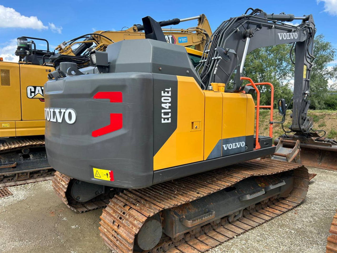 VOLVO CONSTRUCTION EQUIPMENT EC140 - 履带式挖掘机:图3 VOLVO CONSTRUCTION EQUIPMENT EC140 - 履带式挖掘机:图3