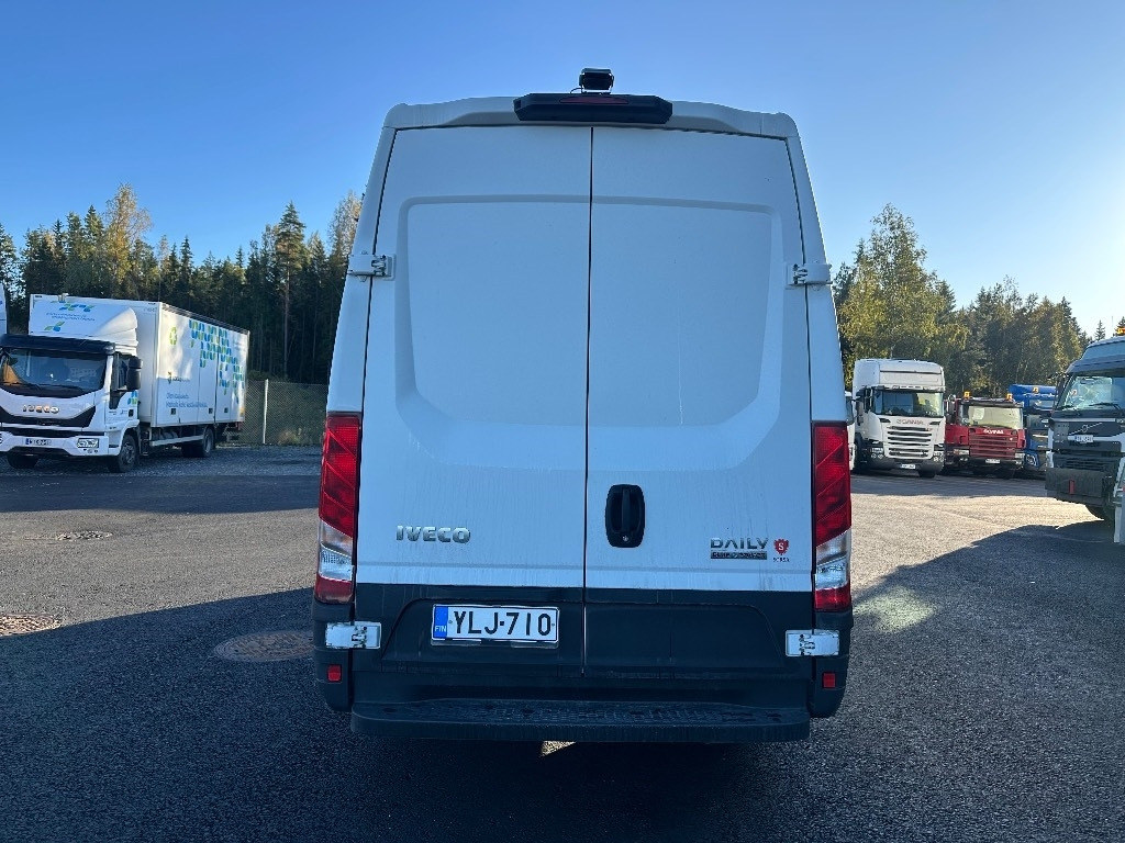 Iveco Daily 35S14 CNG A8 Huom! 6hlö PAKETTIAUTO - 无侧窗厢式货车:图5 Iveco Daily 35S14 CNG A8 Huom! 6hlö PAKETTIAUTO - 无侧窗厢式货车:图5