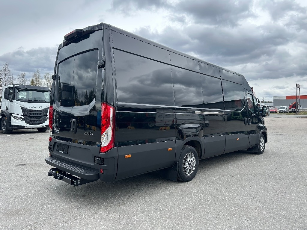 Iveco Daily 35S18A8 1+4hlö retkeilyauto - 无侧窗厢式货车:图4 Iveco Daily 35S18A8 1+4hlö retkeilyauto - 无侧窗厢式货车:图4