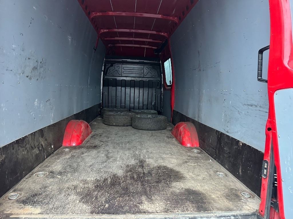 Iveco Daily 35S18A8 16m3 - 无侧窗厢式货车:图5 Iveco Daily 35S18A8 16m3 - 无侧窗厢式货车:图5