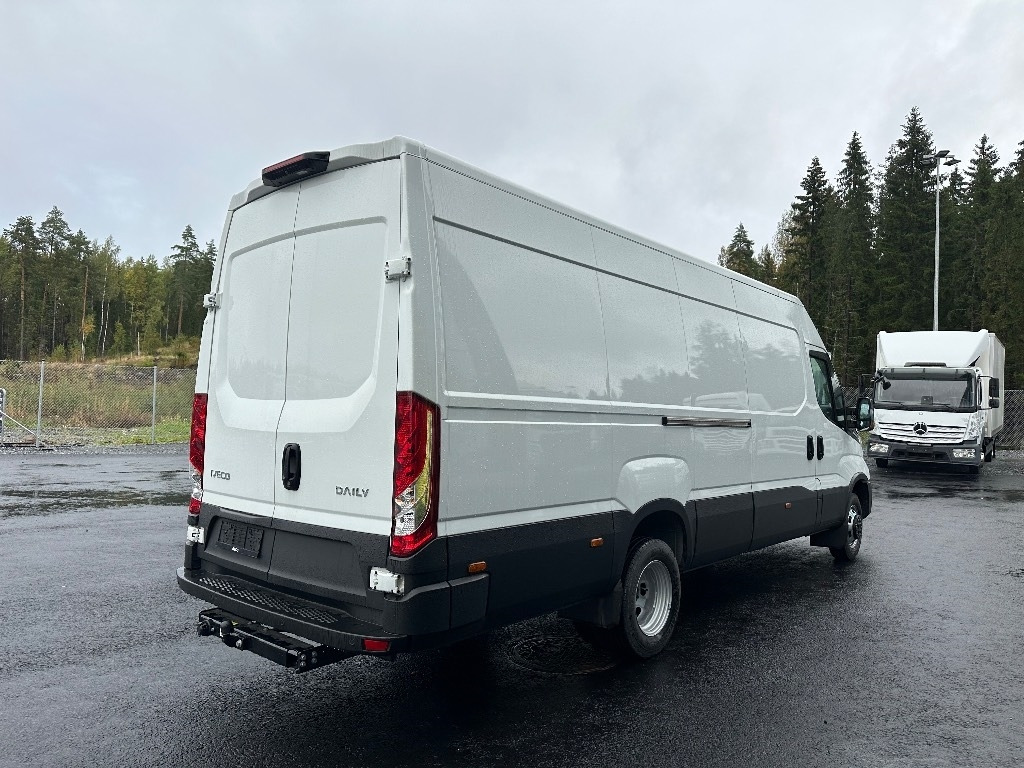 Iveco Daily 50C18A8 16m3 - 无侧窗厢式货车:图4 Iveco Daily 50C18A8 16m3 - 无侧窗厢式货车:图4