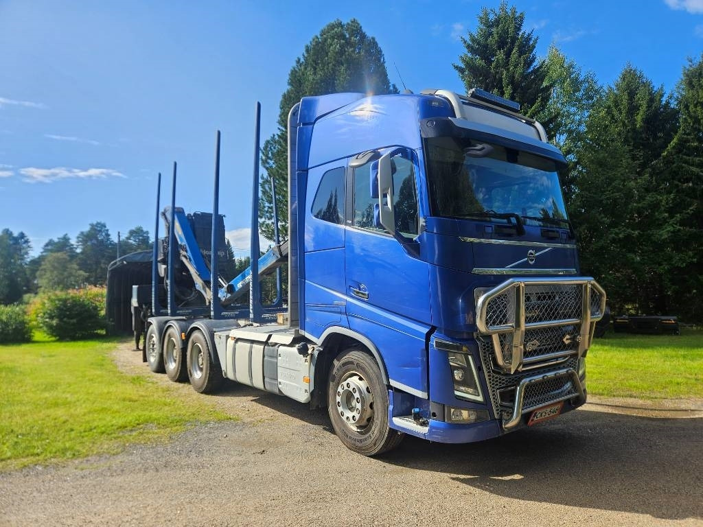 Volvo FH 16 750 8x4 76tn yhdistelmä - 木材运输车:图1 Volvo FH 16 750 8x4 76tn yhdistelmä - 木材运输车:图1