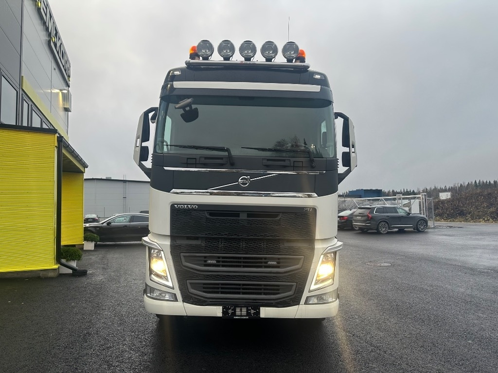 Volvo FH 500 8X4*4 - 吊钩升降车:图2 Volvo FH 500 8X4*4 - 吊钩升降车:图2