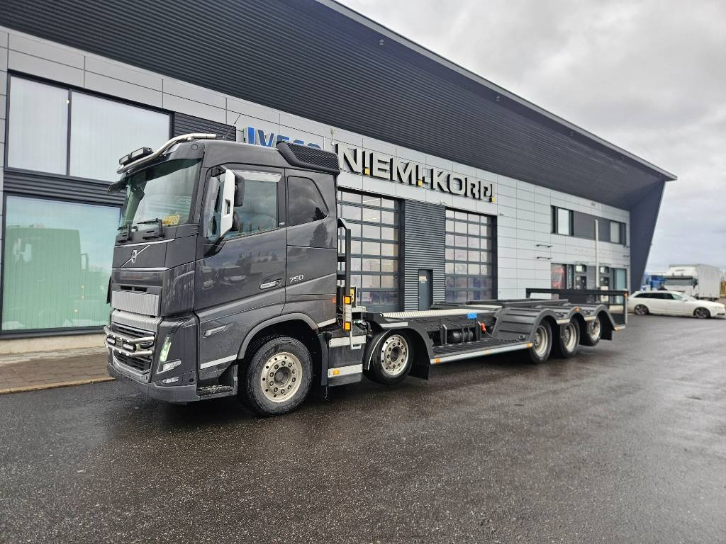 Volvo FH16 750 10x4 uudella metsäkoneritilällä - 木材运输车:图1 Volvo FH16 750 10x4 uudella metsäkoneritilällä - 木材运输车:图1