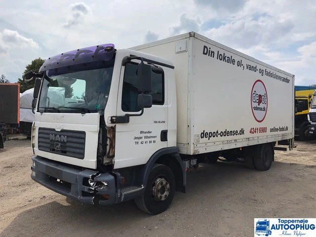 MAN TGL 12.210 - 厢式卡车:图1 MAN TGL 12.210 - 厢式卡车:图1