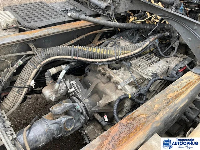 Volvo FH500 TC 8X2 - 驾驶室底盘卡车:图3 Volvo FH500 TC 8X2 - 驾驶室底盘卡车:图3