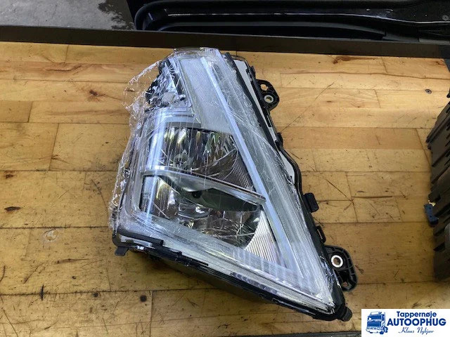 Volvo Headlamp RH – Volvo 23752660 - 电气系统 适用于 卡车:图1 Volvo Headlamp RH – Volvo 23752660 - 电气系统 适用于 卡车:图1