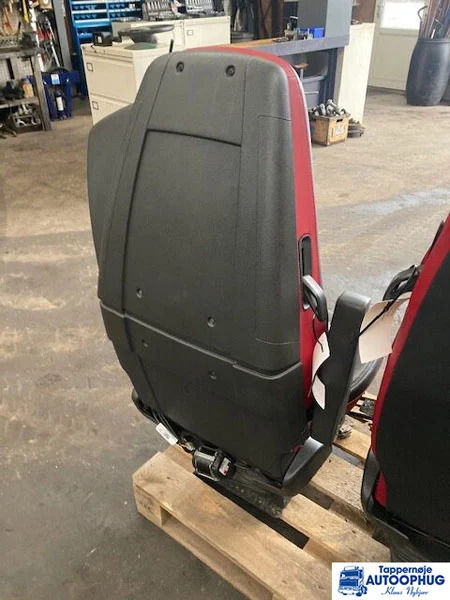 Volvo Sæde LH Volvo 84165773 - 驾驶室和内部 适用于 卡车:图4 Volvo Sæde LH Volvo 84165773 - 驾驶室和内部 适用于 卡车:图4