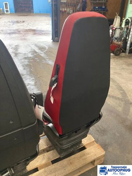 Volvo Sæde RH Volvo 82201655 - 驾驶室和内部 适用于 卡车:图3 Volvo Sæde RH Volvo 82201655 - 驾驶室和内部 适用于 卡车:图3